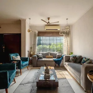 Holiday home Luxurious 4 Bhk With Mini Movie Theatre In 
